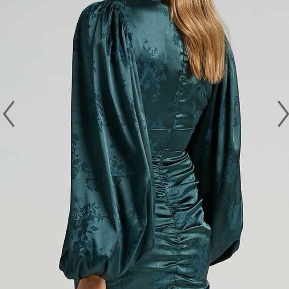 NWT SHOWPO RICHMOND JACQUARD FLORAL BALLOON SLEEVE RUCHED MINI DRESS GREEN 6 - Picture 3 of 9